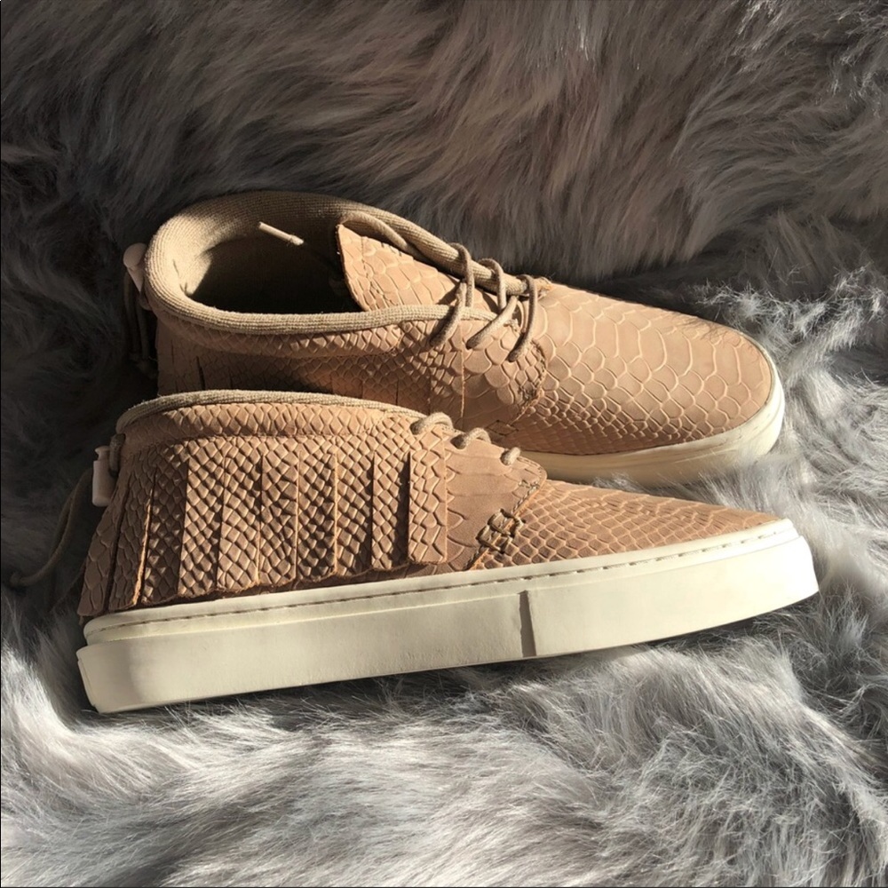 Fringe SNEAKERS Snakeskin pattern NEW NIB - Picture 7 of 7